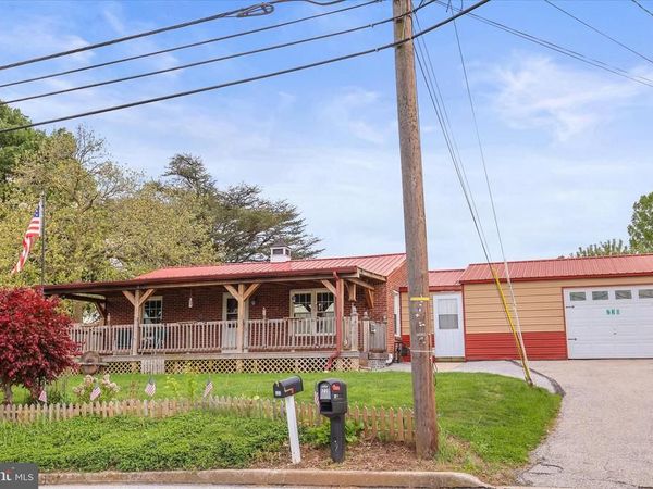 230 W ORE STREET, LOGANVILLE, PA 17342