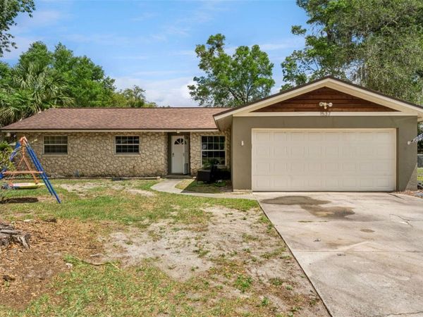 1537 S SPRING GARDEN AVENUE, DELAND, FL 32720