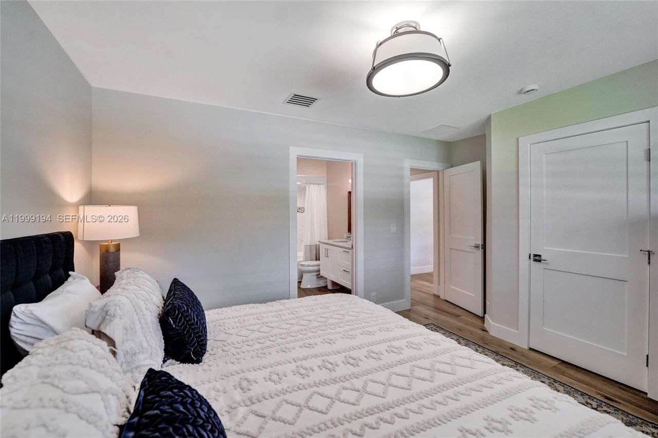 2832 NE 26th St, Fort Lauderdale, FL 33305 Photo