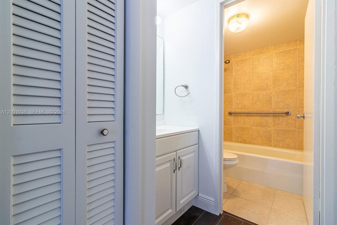 500 Three Islands Blvd, Unit 222, Hallandale Beach, FL 33009 Photo