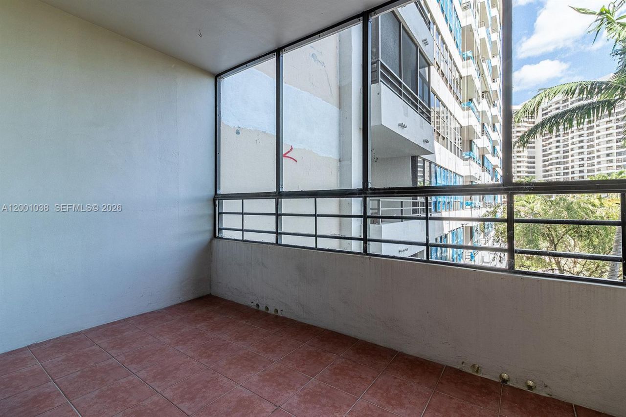 500 Three Islands Blvd, Unit 222, Hallandale Beach, FL 33009 Photo