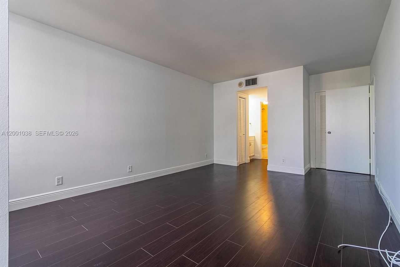 500 Three Islands Blvd, Unit 222, Hallandale Beach, FL 33009 Photo