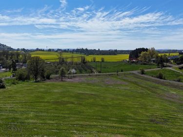 857 Meadows Ln SE, Jefferson, OR 97352