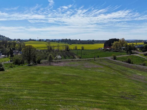 857 Meadows Ln SE, Jefferson, OR 97352