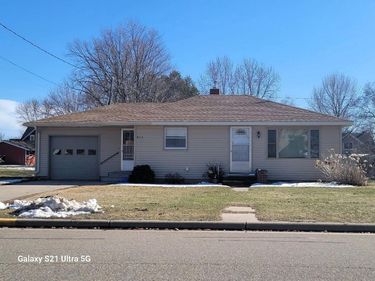 411 8th Street W, Browerville, MN 56438