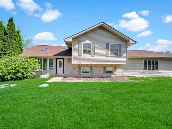 396 Ridgeland Avenue, West Chicago, IL 60185