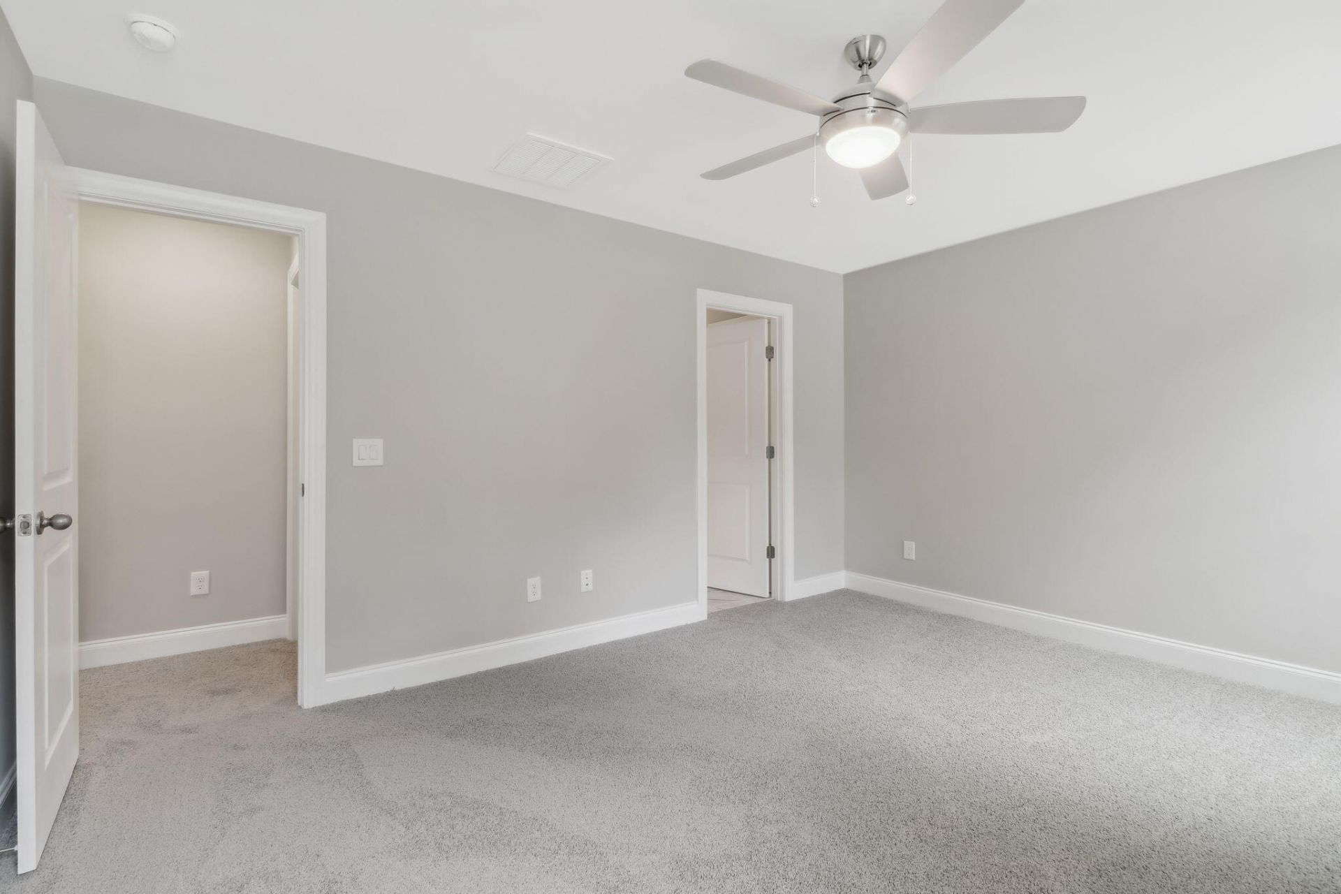 5012 Buggs Lane Photo 10