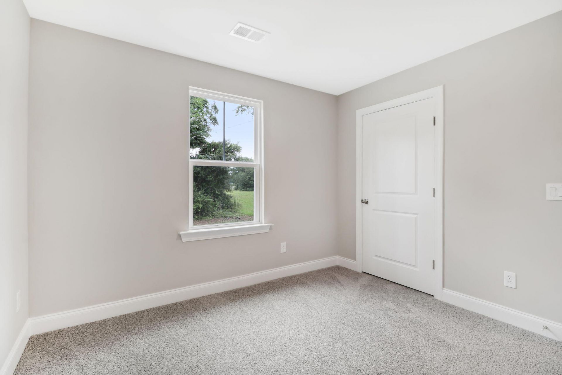 5012 Buggs Lane Photo 11