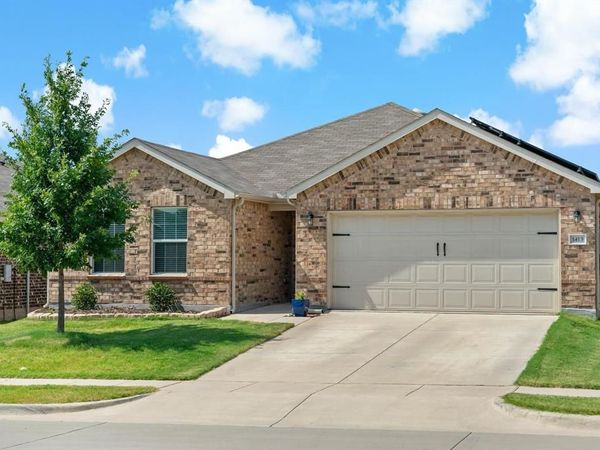 1413 Vernon Drive, Aubrey, TX 76227