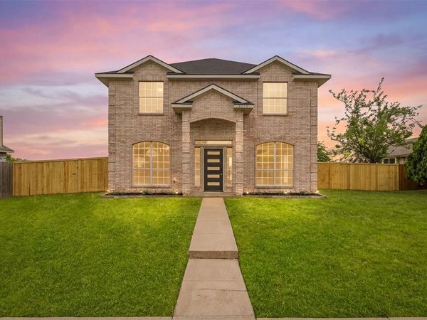 2712 Pioneer Lane , Lancaster, TX 75146