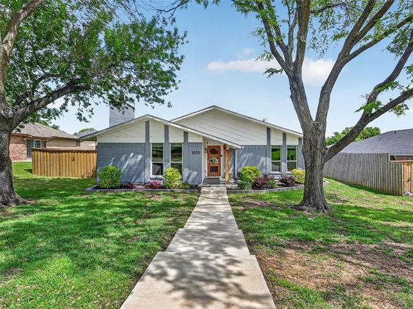 1025 Bellflower Drive , Carrollton, TX 75007