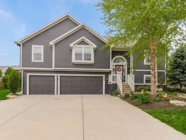 1307 Honeysuckle Court, Liberty, MO 64068