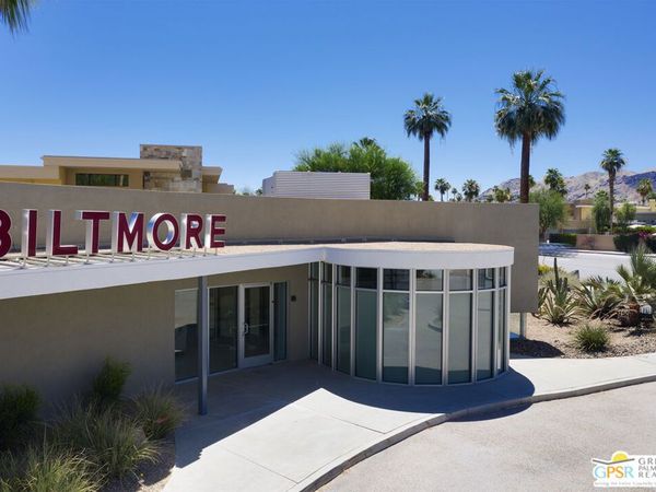 870 E PALM CANYON Drive, Unit 205, Palm Springs, CA 92264