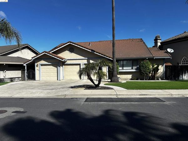 5593 Drakes Dr, Discovery Bay, CA 94505