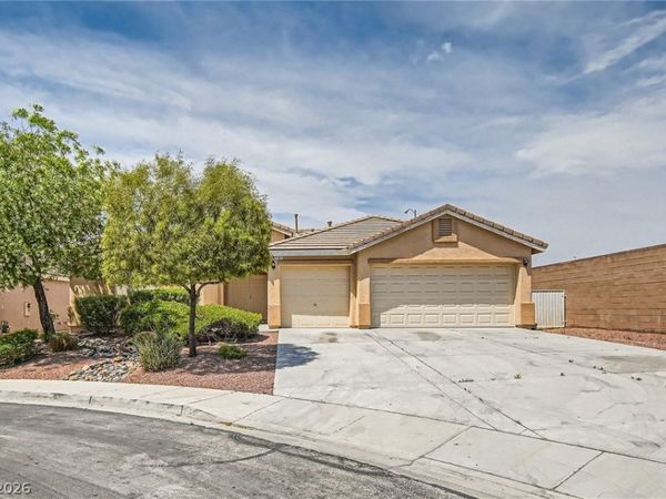 7141 Longhorn Cattle Street, North Las Vegas, NV 89084
