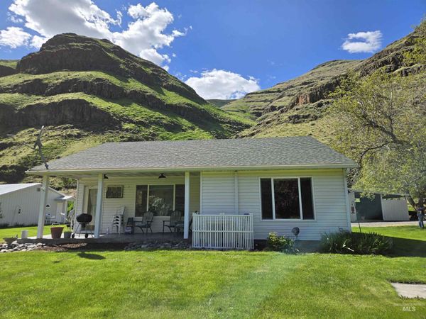17082 Snake River Road, Asotin, WA 99402