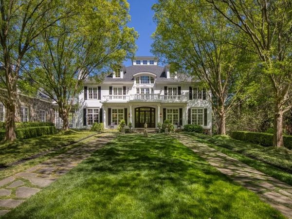 1095 Stonegate Court, Roswell, GA 30075