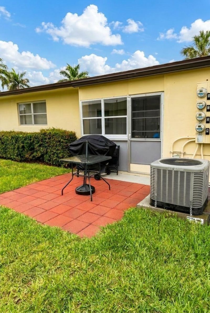 2898 Ashley Dr Drive E, Unit C, West Palm Beach, FL 33415 Photo