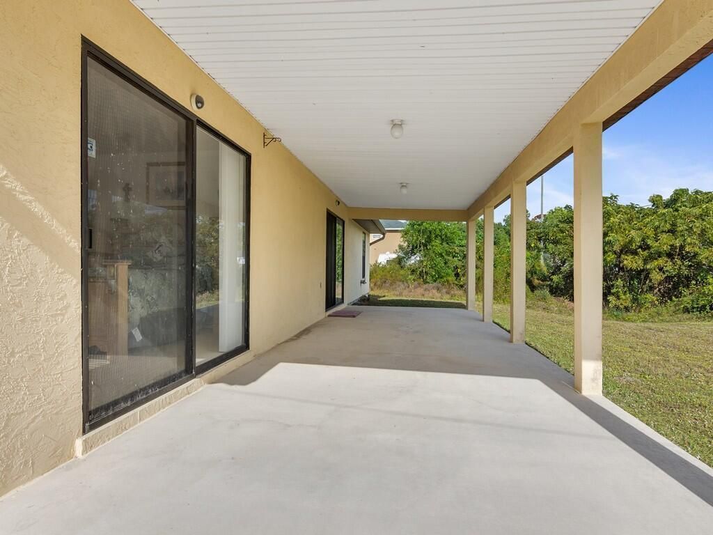 2543 SE Price Court, Port Saint Lucie, FL 34984 Photo