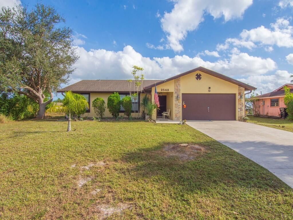2543 SE Price Court, Port Saint Lucie, FL 34984 Photo