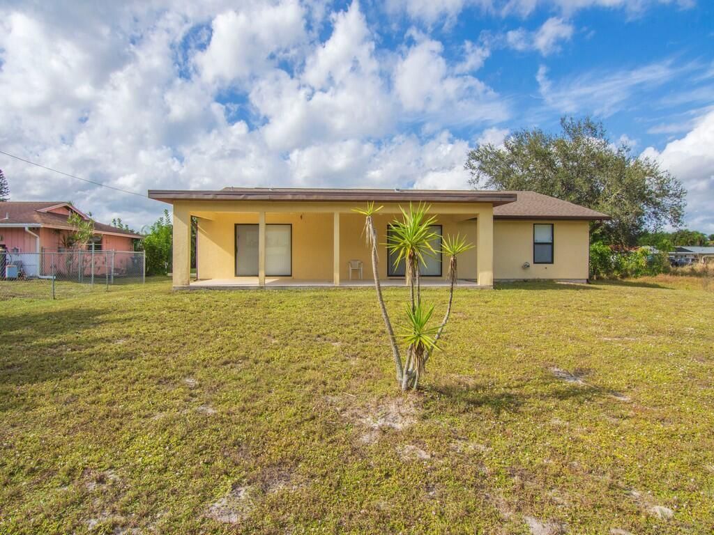 2543 SE Price Court, Port Saint Lucie, FL 34984 Photo