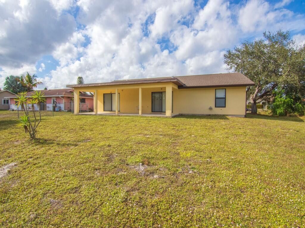 2543 SE Price Court, Port Saint Lucie, FL 34984 Photo