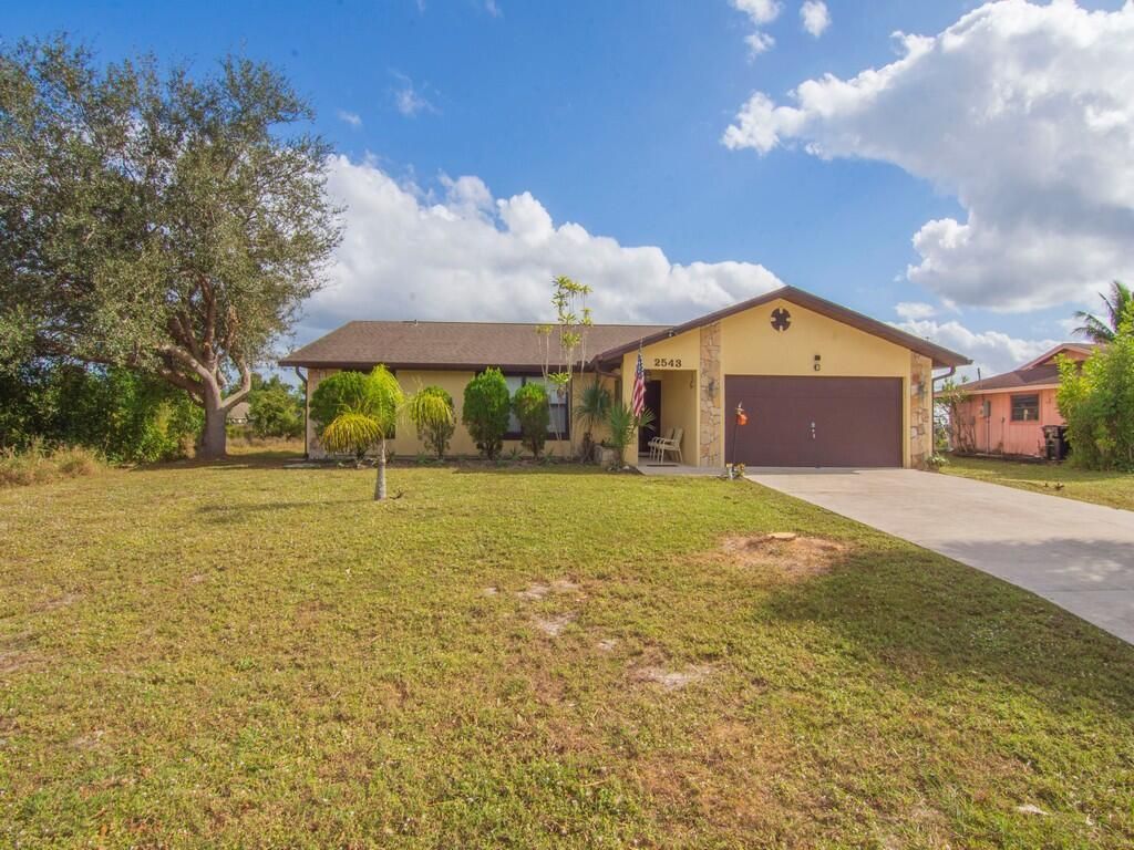 2543 SE Price Court, Port Saint Lucie, FL 34984 Photo
