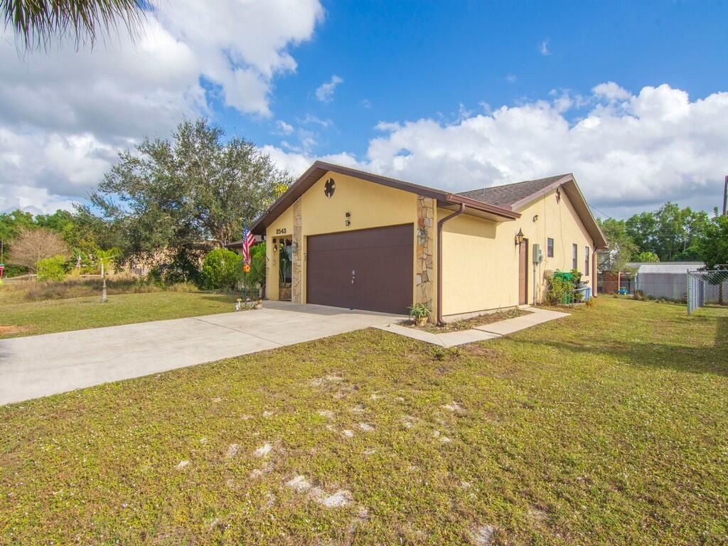 2543 SE Price Court, Port Saint Lucie, FL 34984 Photo