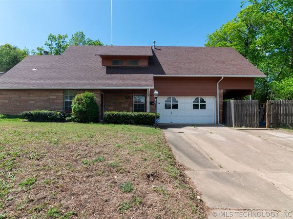 3764 N Garrison Avenue , Tulsa, OK 74106