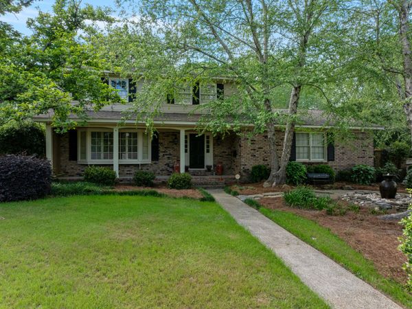 207 Southampton, Hattiesburg, MS 39401