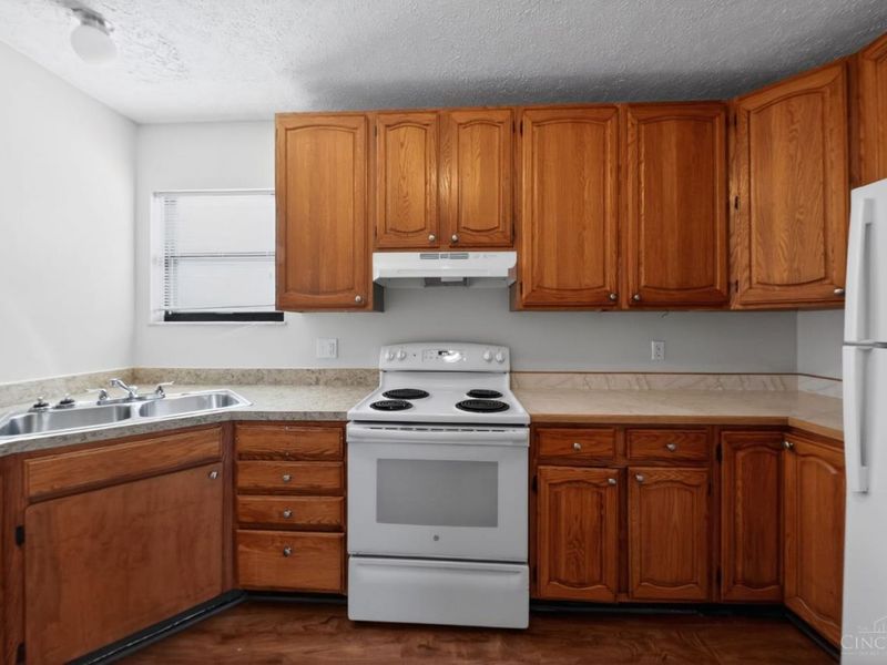 4436 Grove Avenue, Green Township, OH 45211 Photo 11