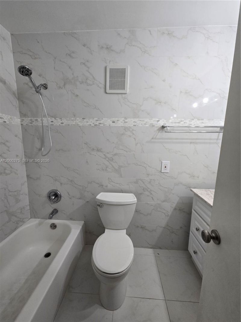 932 W 80th Pl , Hialeah, FL 33014 Photo