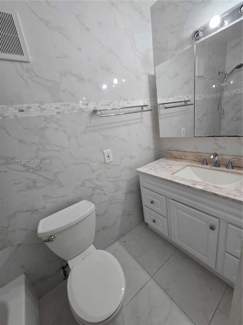 932 W 80th Pl , Hialeah, FL 33014 Photo