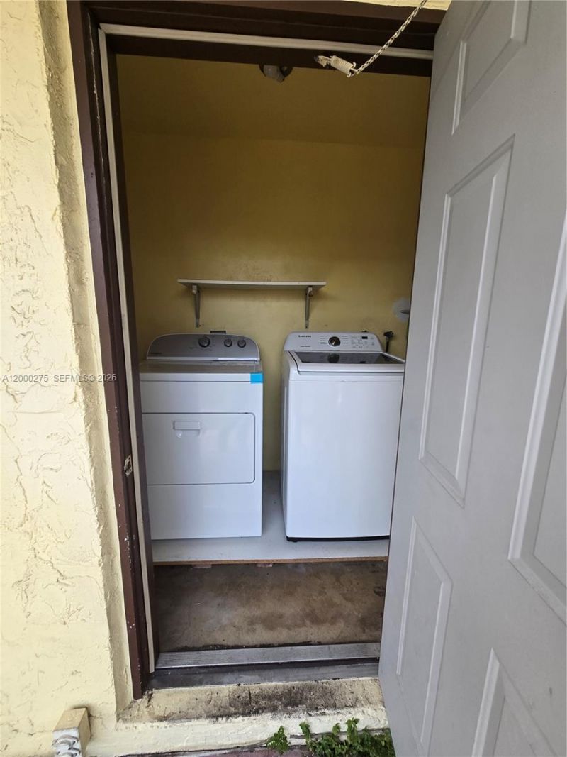 932 W 80th Pl , Hialeah, FL 33014 Photo