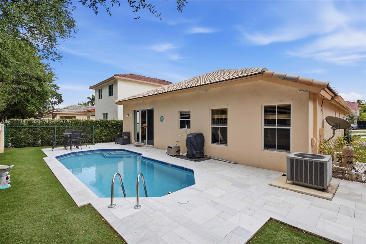 14033 N Cypress Cove Cir, Davie, FL 33325 Photo