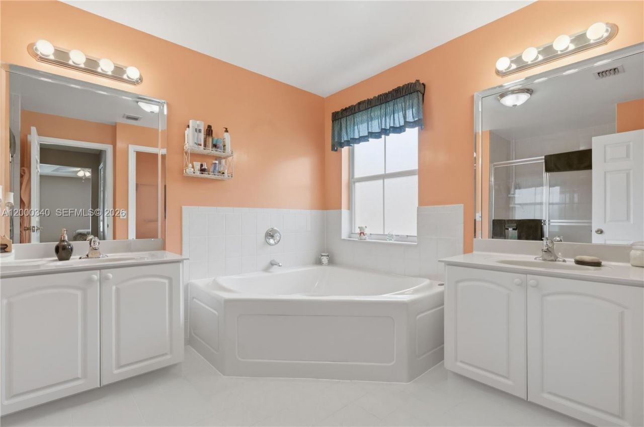 14033 N Cypress Cove Cir, Davie, FL 33325 Photo