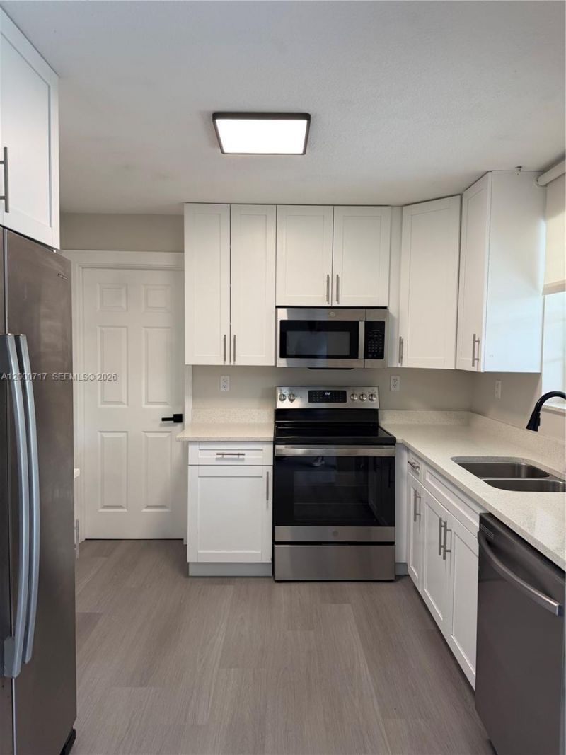 9760 SW 210th St, Cutler Bay, FL 33189 Photo