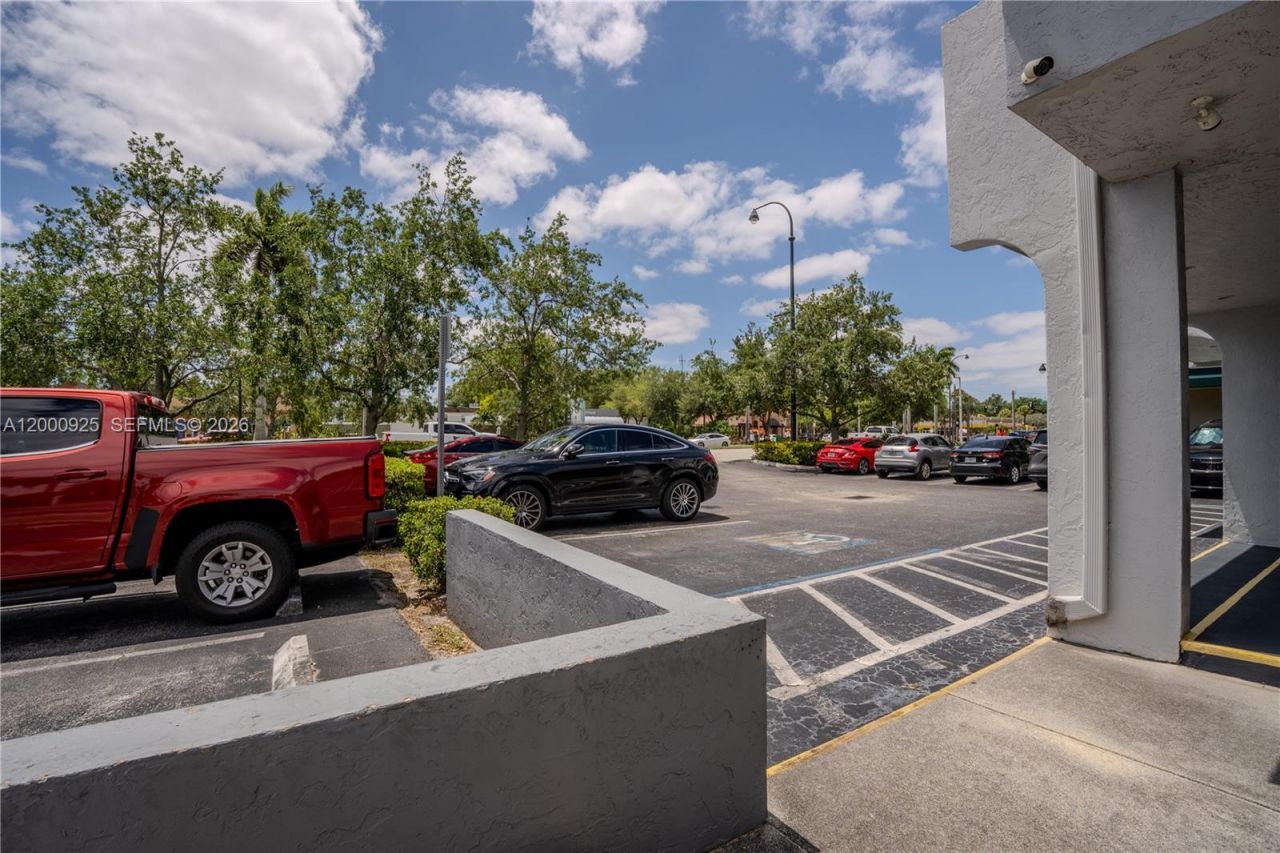 6115 Miramar Pkwy, Miramar, FL 33023 Photo