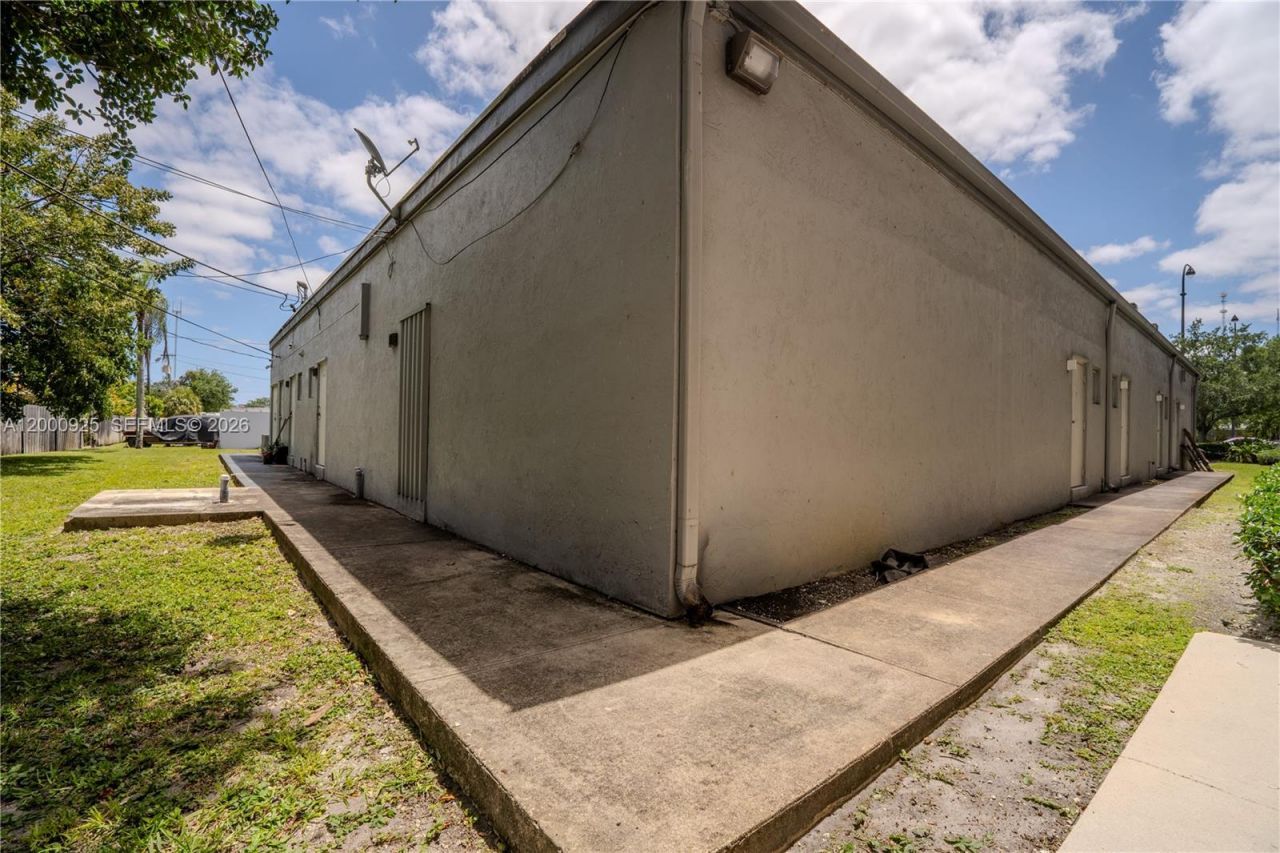 6115 Miramar Pkwy, Miramar, FL 33023 Photo