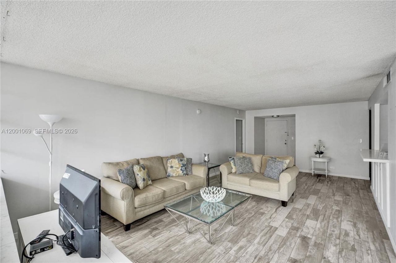 251 174th, Unit 1607, Sunny Isles Beach, FL 33160 Photo