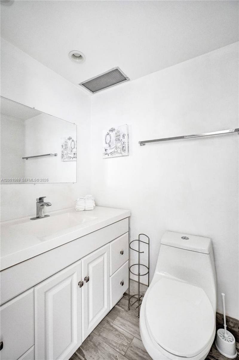 251 174th, Unit 1607, Sunny Isles Beach, FL 33160 Photo