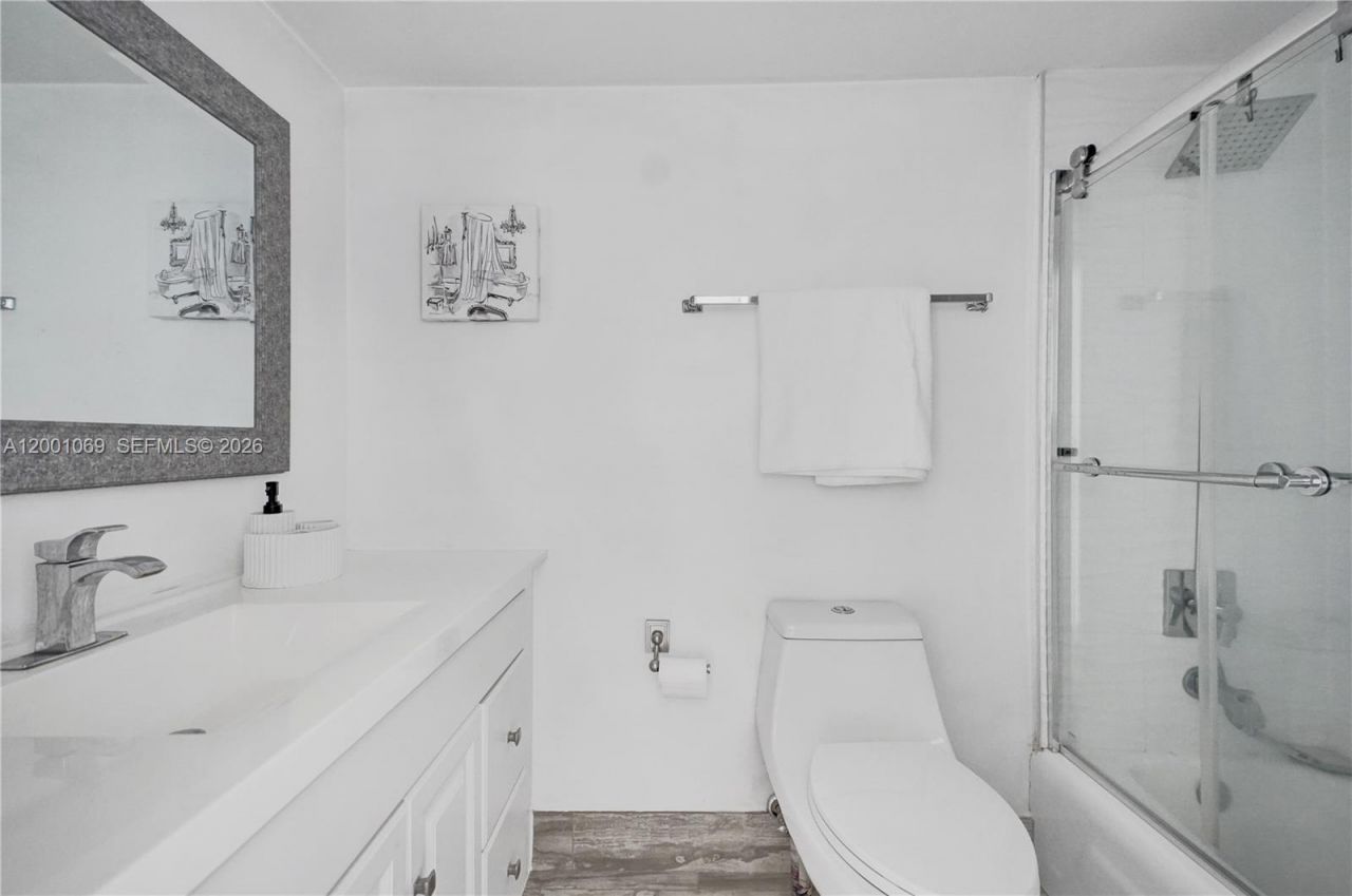 251 174th, Unit 1607, Sunny Isles Beach, FL 33160 Photo