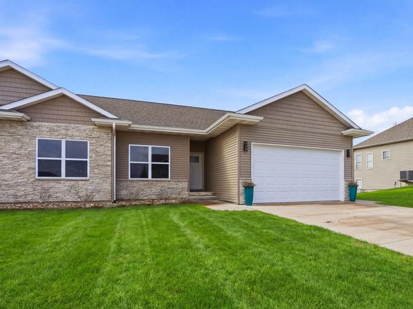 1899 ASHFORD, Muscatine, IA 52761