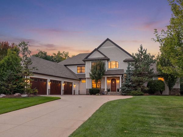 6930 Lake Harrison Circle, Chanhassen, MN 55317
