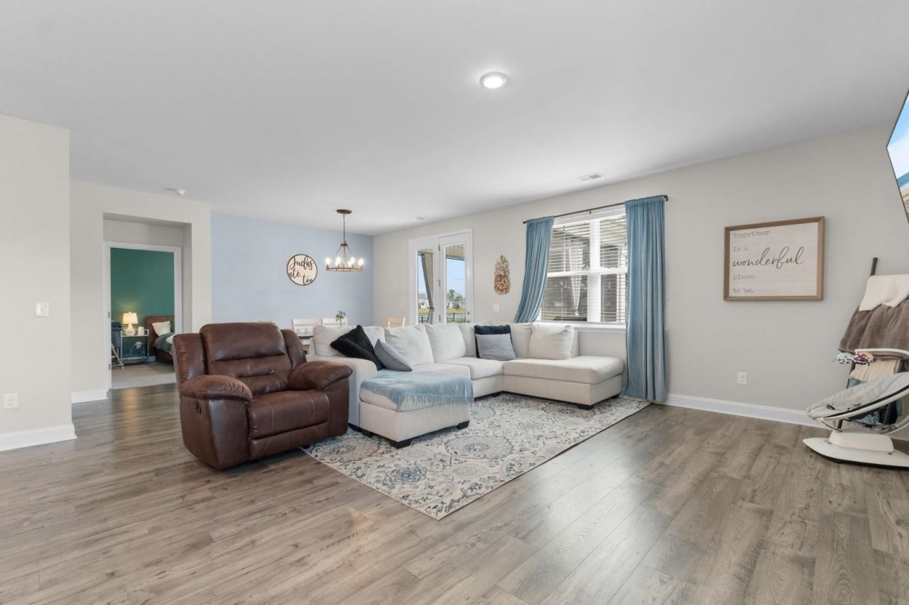 482 Mcalister Dr. Photo 10