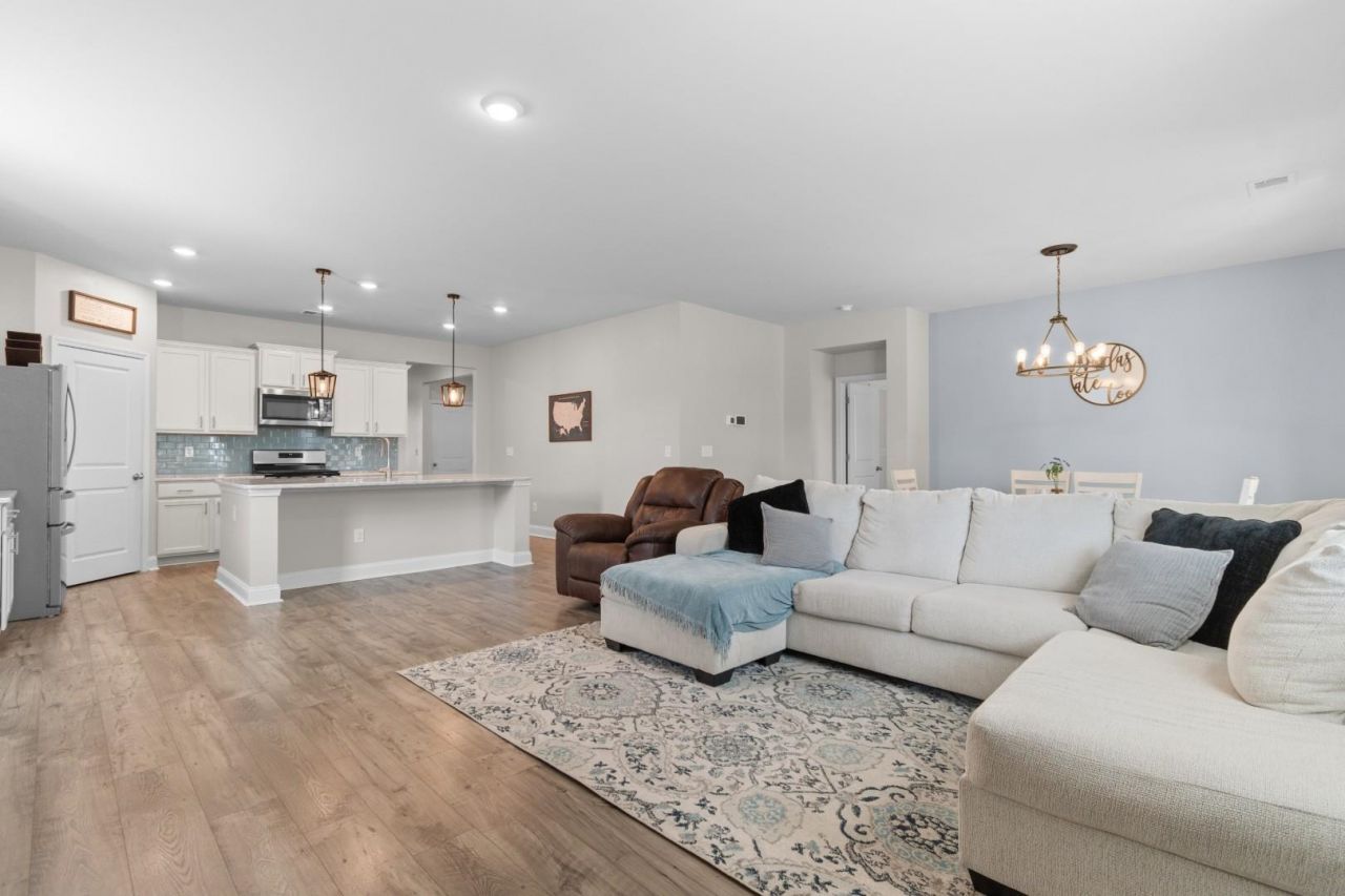 482 Mcalister Dr. Photo 11