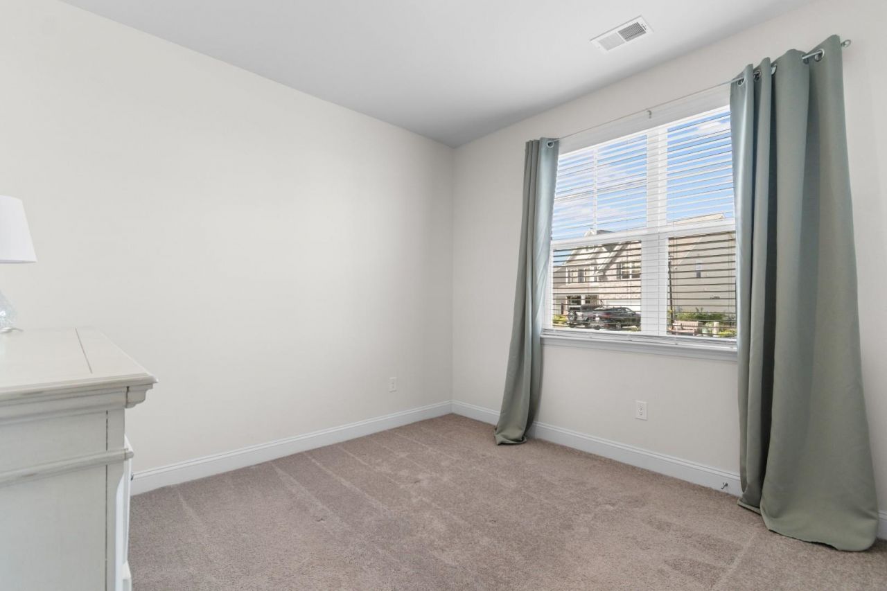 482 Mcalister Dr. Photo 17