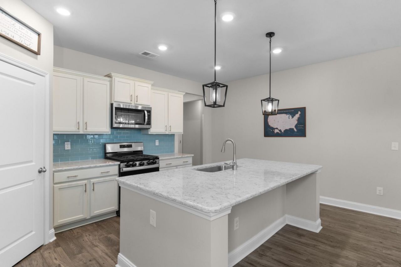 482 Mcalister Dr. Photo 7