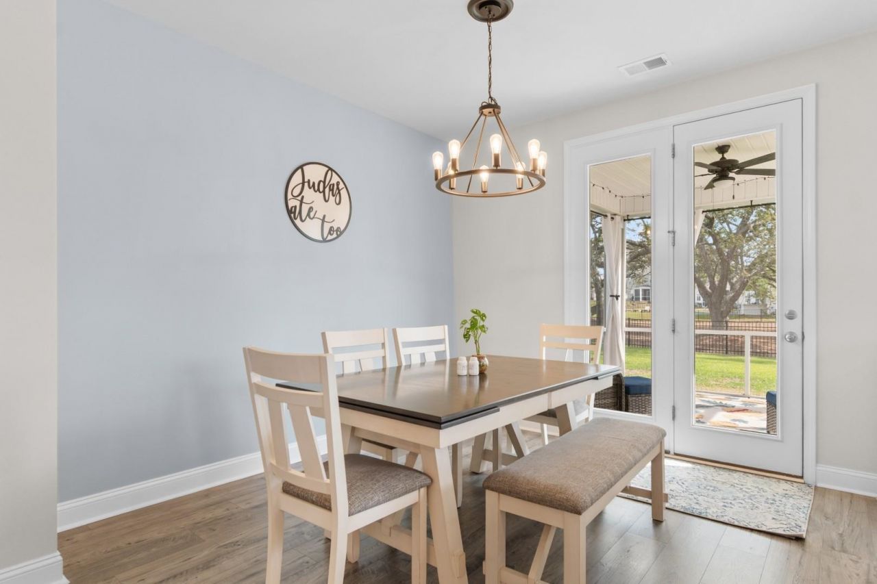 482 Mcalister Dr. Photo 8