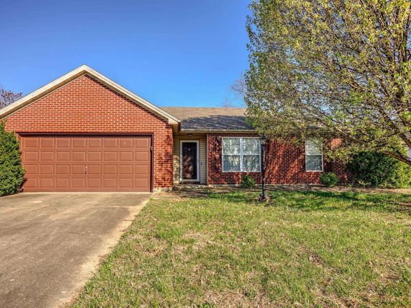 1916 Seasons Ridge Boulevard, Evansville, IN 47715